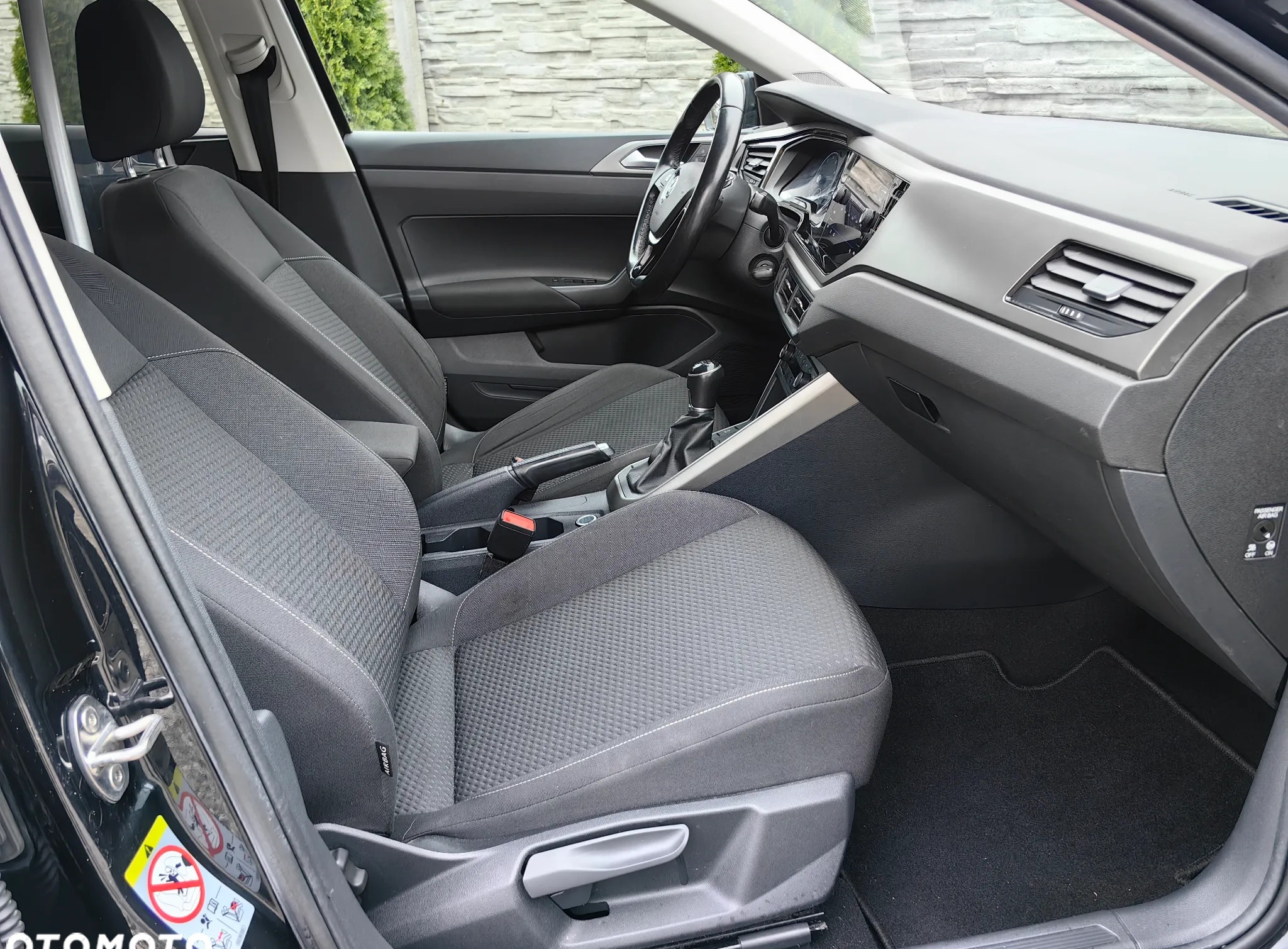 Volkswagen Polo cena 32900 przebieg: 112000, rok produkcji 2018 z Dąbrowa Górnicza małe 742